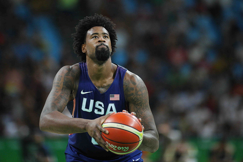 DeAndre Jordan shoot a free throw