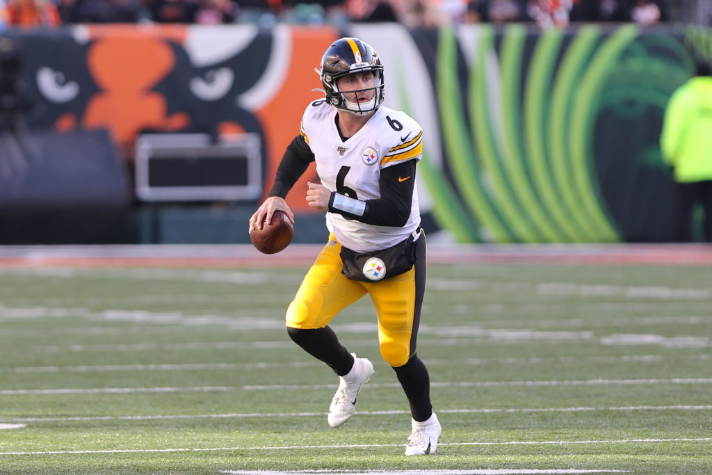 The Pittsburgh Steelers offense will rally around quarterback Devlin Hodges on Sunday.
