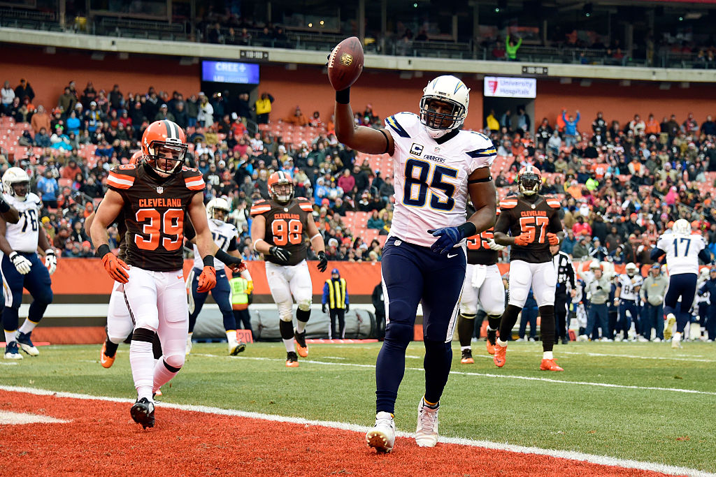 Antonio Gates helped redefine the tight end position in the NFL, but was his career better than Rob Gronkowski's?