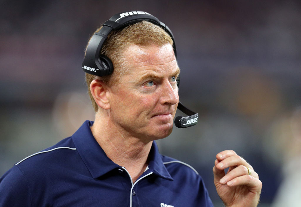 The New York Giants are reportedly considering Jason Garrett for their offensive coordinator role.