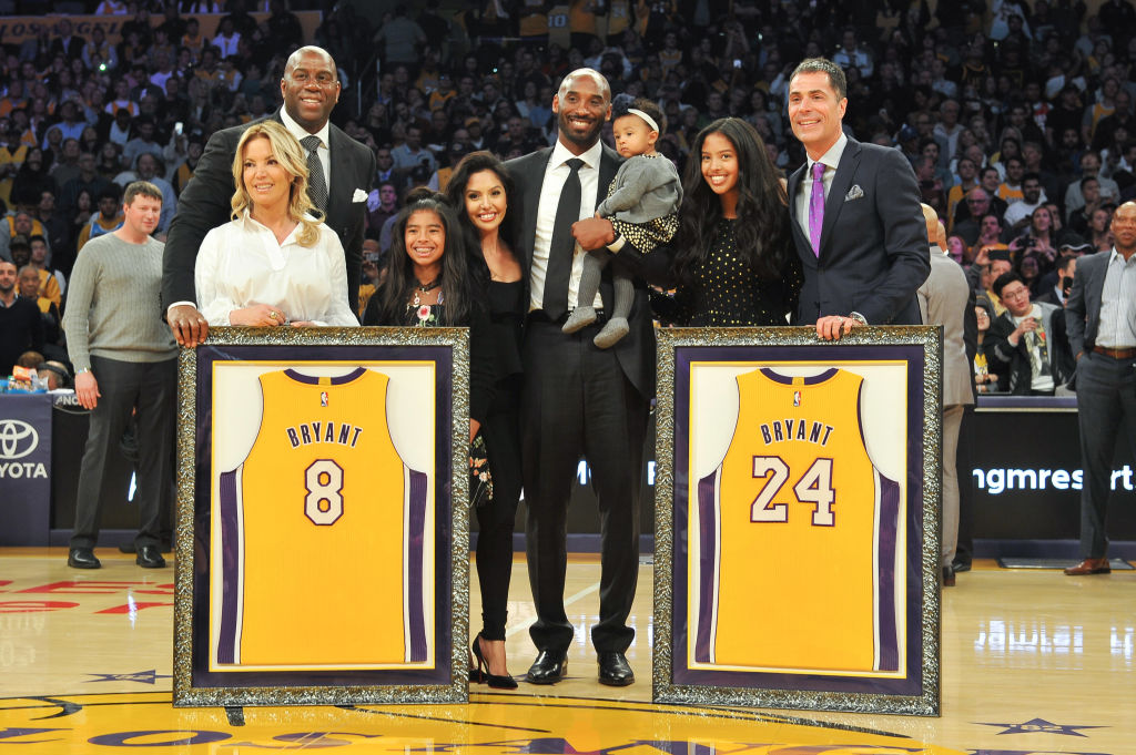 Kobe bryant outlet jersey change