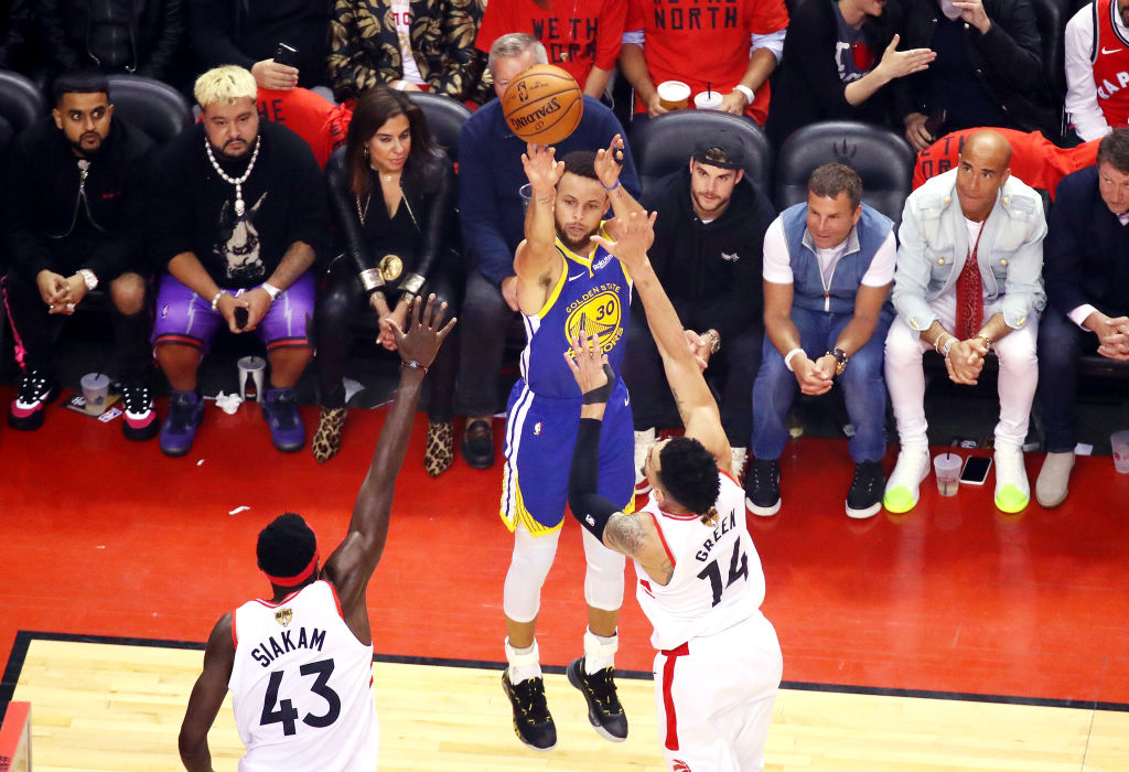 Is Steph Curry's Jump Shot the Most Beautiful in the NBA?