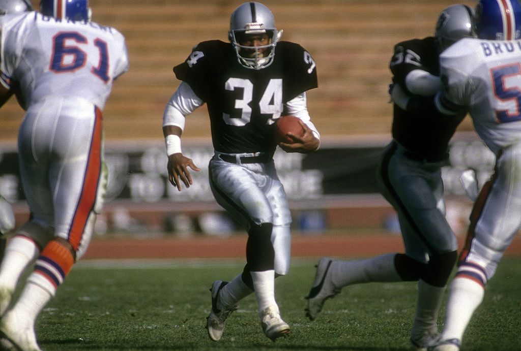 Remember How Dominating Bo Jackson Was in ‘Tecmo Bowl’ on Nintendo?