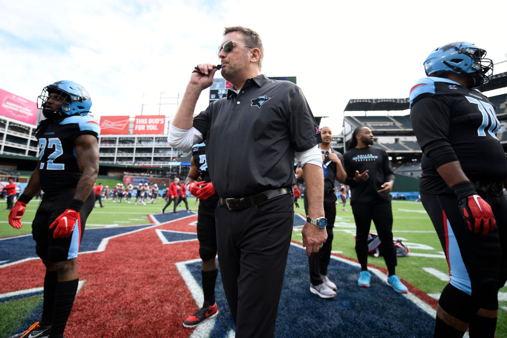 What is the salary of an XFL head coach like Bob Stoops?