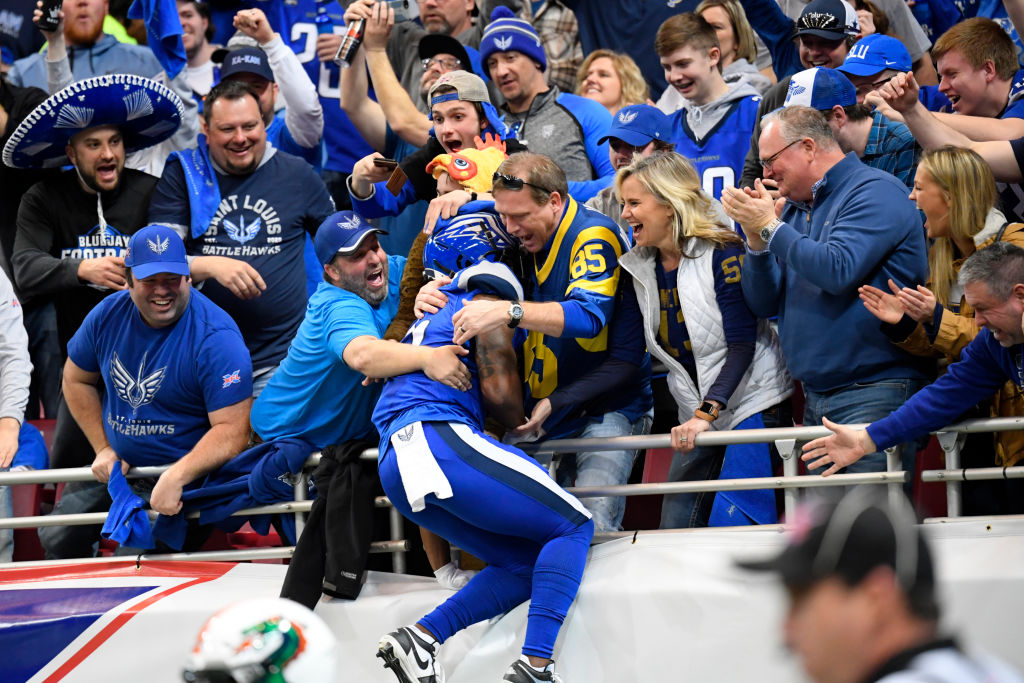 De'Mornay Pierson-El of the XFL's St. Louis BattleHawks celebrating the first touchdown with fans