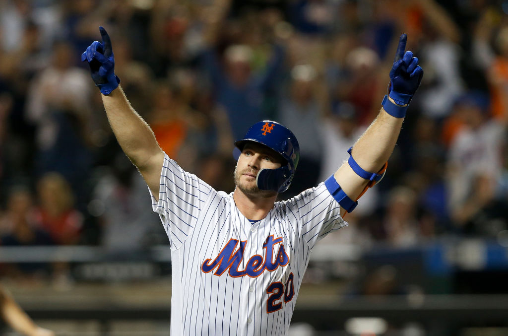 New York Mets first baseman Pete Alonso thanked health care officials working on the coronavirus in a Twitter post.