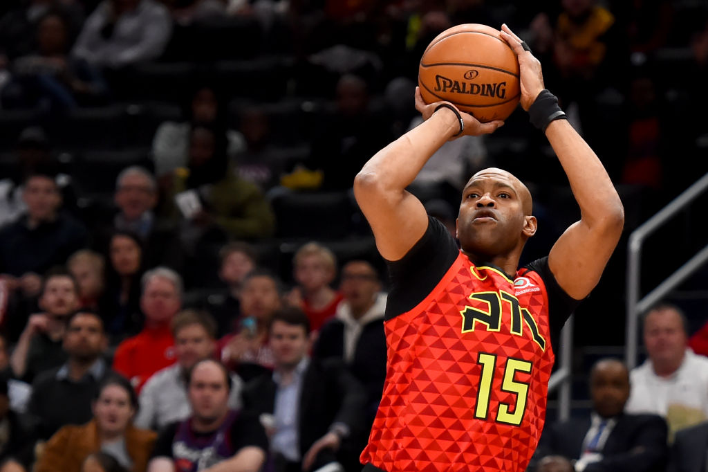 Vince Carter shoots the ball for the Atlanta Hawks.
