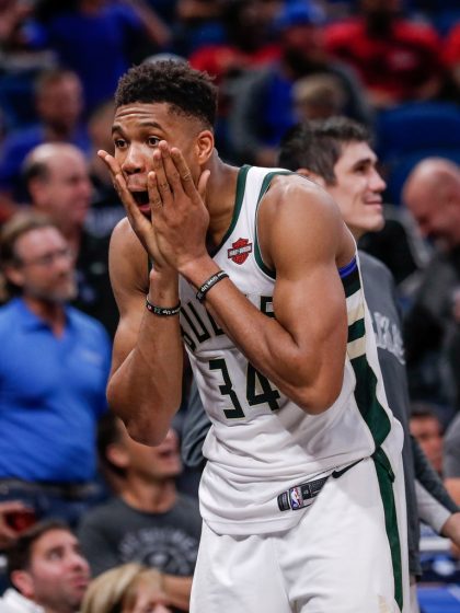 Giannis Antetokounmpo to Undergo MRI on Knee After Nasty Fall Against Lakers