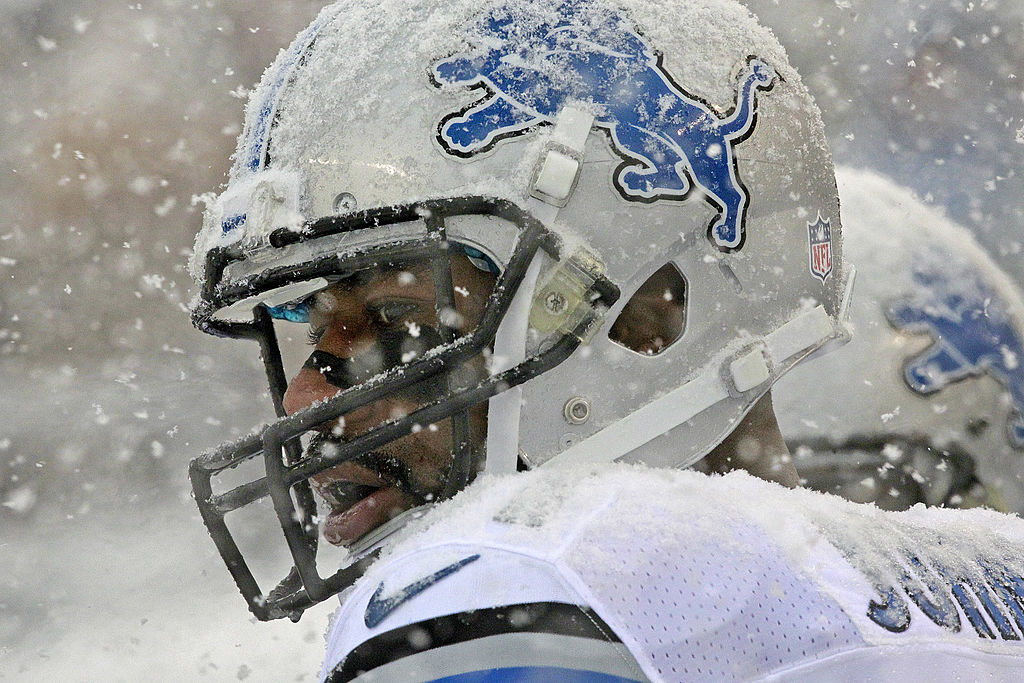 Fostul receptor al Detroit Lions, Calvin Johnson, s-a retras după sezonul 2015. Johnson și-ar fi putut încheia cu ușurință cariera cu peste 200 de milioane de dolari dacă ar fi continuat să joace.