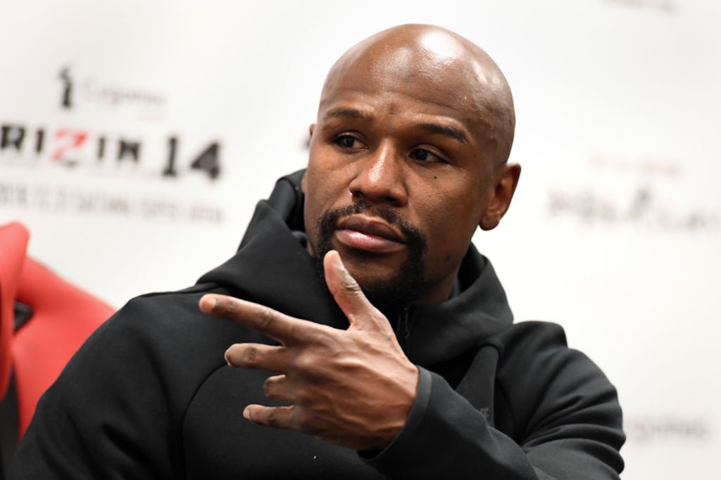 Floyd Mayweather is one of the greatest boxers of all-time. Because of that he has mentored Adrien Broner. Then the two had a falling out.
