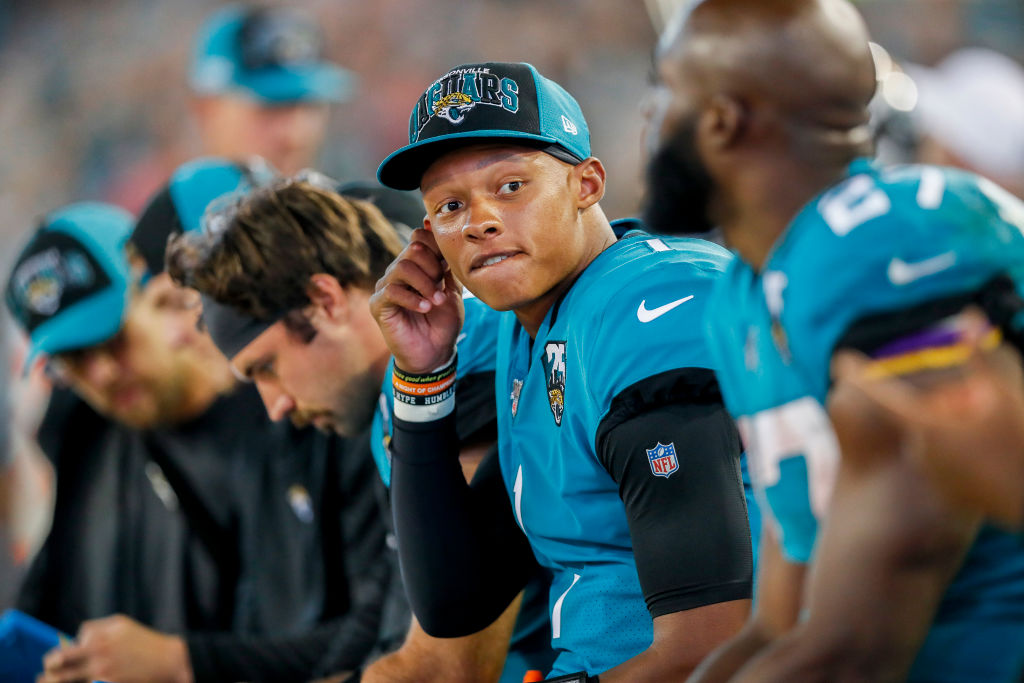 Jaguars QB Joshua Dobbs Inspires Alopecia Sufferers With His Self-Confidence Jaguars QB Joshua Dobbs Inspires Alopecia Sufferers With His Self-Confidence