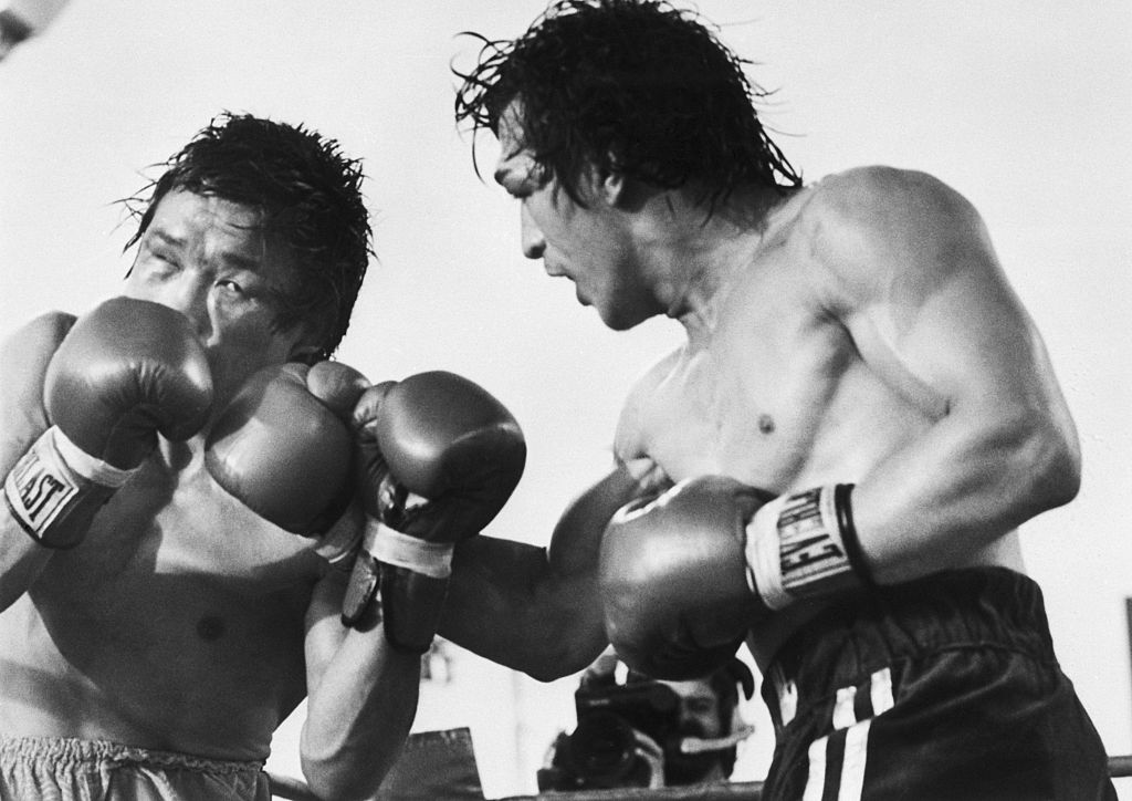 1982 Sports Illustrated RAY MANCINI vs DUK KOO KIM Death in The Ring SET OF  2