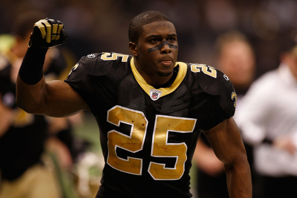 Reggie Bush hypes up the crowd by starting the iconic 'Who Dat' chant