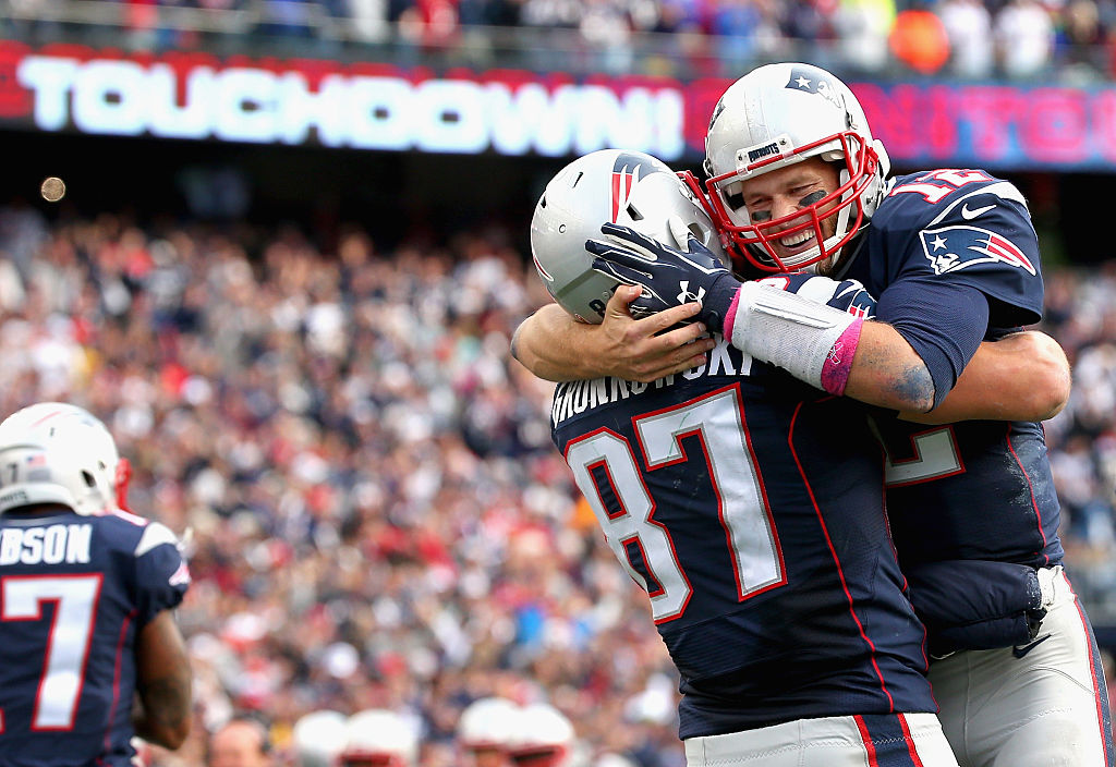 Rob Gronkowski Trade to Buccaneers Has Social Media in a Frenzy