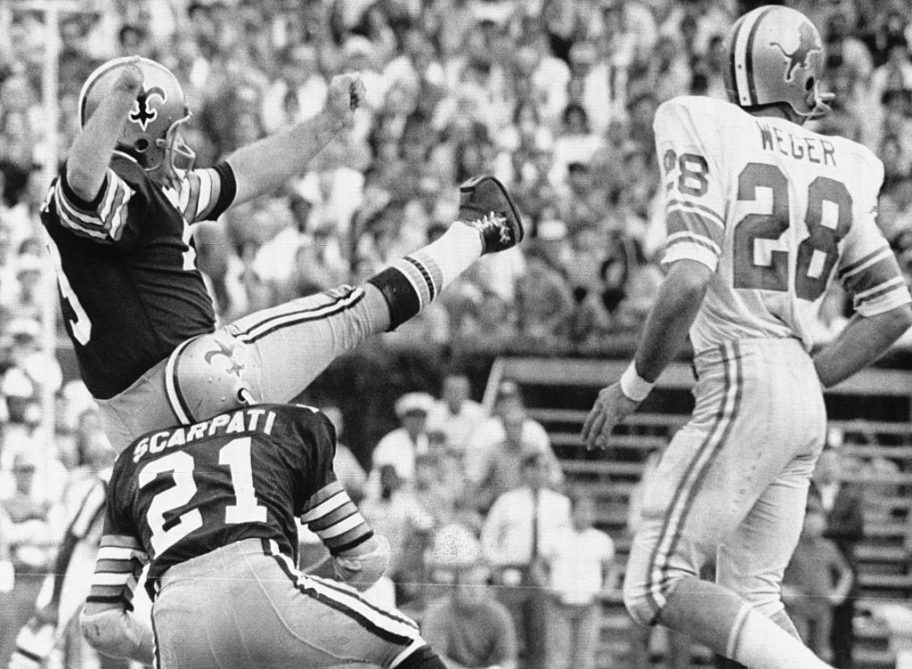 New Orleans Saints kicker Tom Dempsey died on Saturday night.