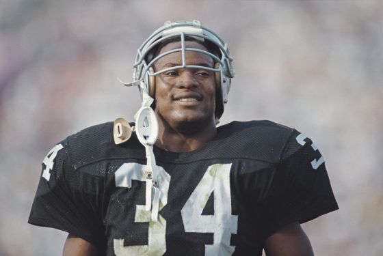 Bo Jackson May Have Been a Tampa Bay Buccaneer If Not for a Plane Ride