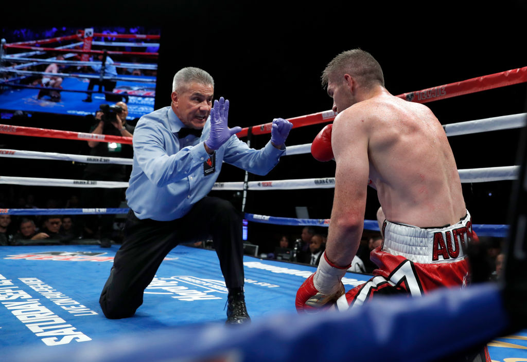 Roles and responsibilities of a referee in boxing