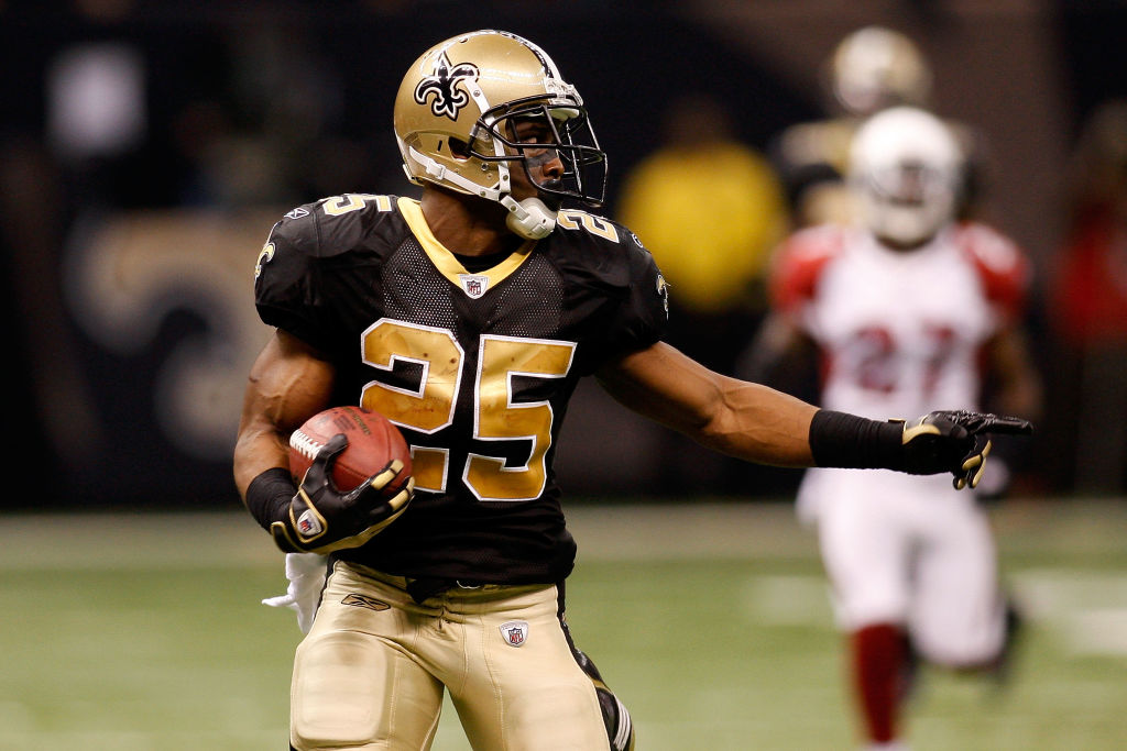 Voormalig New Orleans Saints ster running back Reggie Bush gelooft dat hij kan slagen op NFL-niveau in 2020. Bush heeft sinds 2016 geen NFL-down meer gespeeld.'t played an NFL down since 2016.