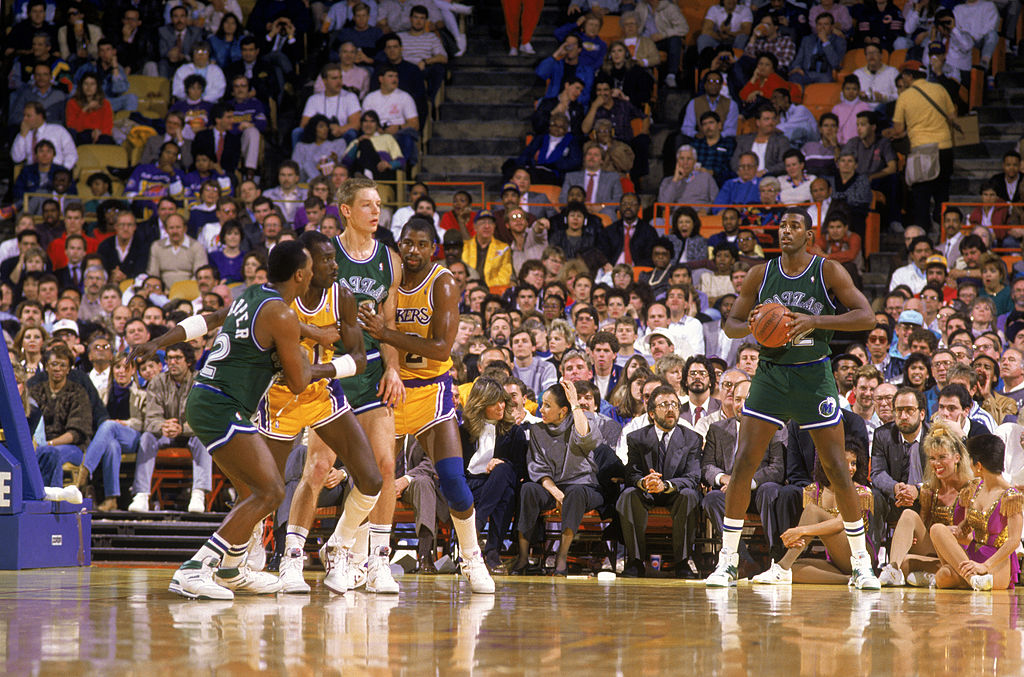 Roy Tarpley of the Dallas Mavericks looks to inbound the ball