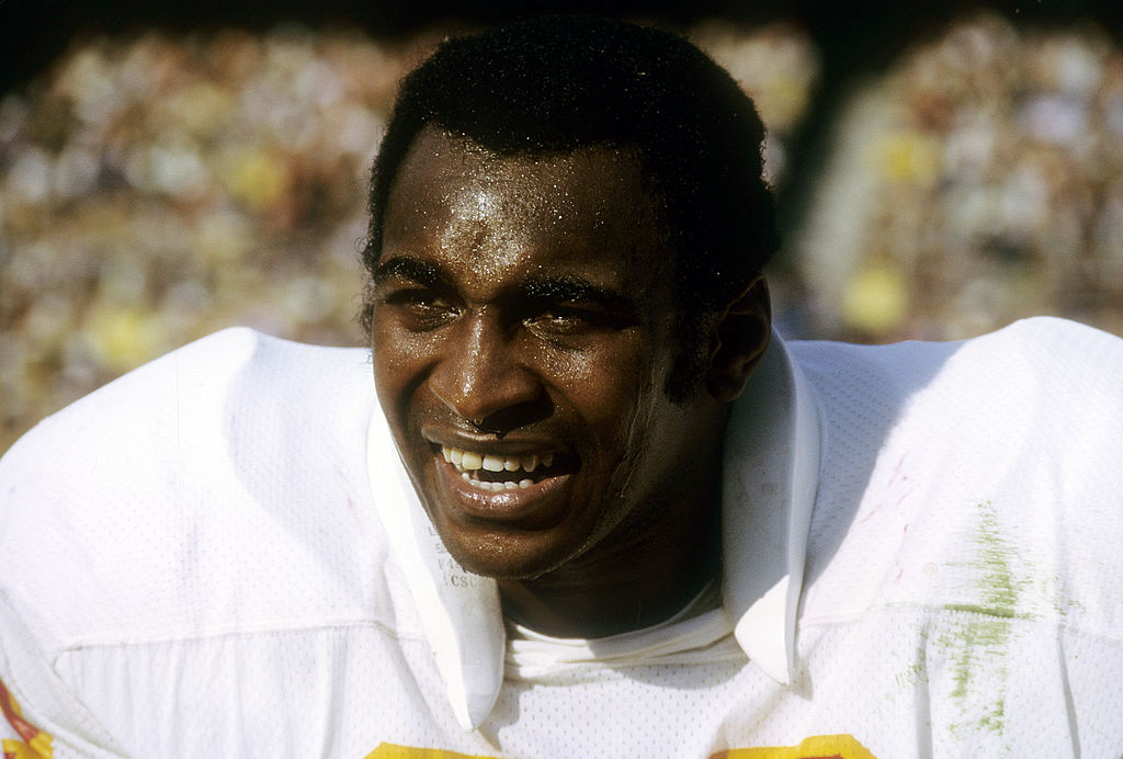 Chiefs linebacker Willie Lanier nearly died in an ambulance after a game. Somehow, Lanier played another 10 seasons.