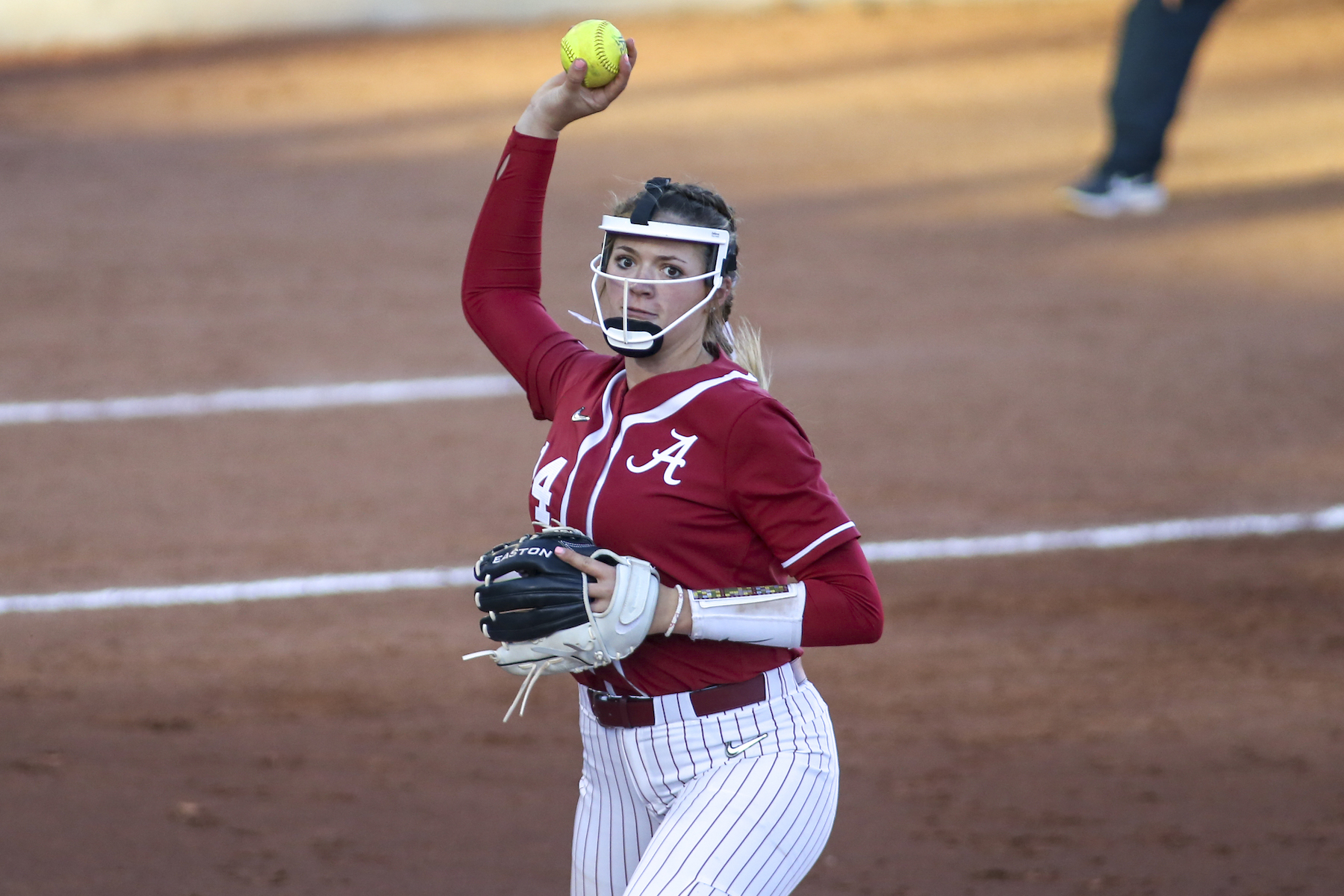 Alabama Crimson Tide Montana Fouts throws the ball
