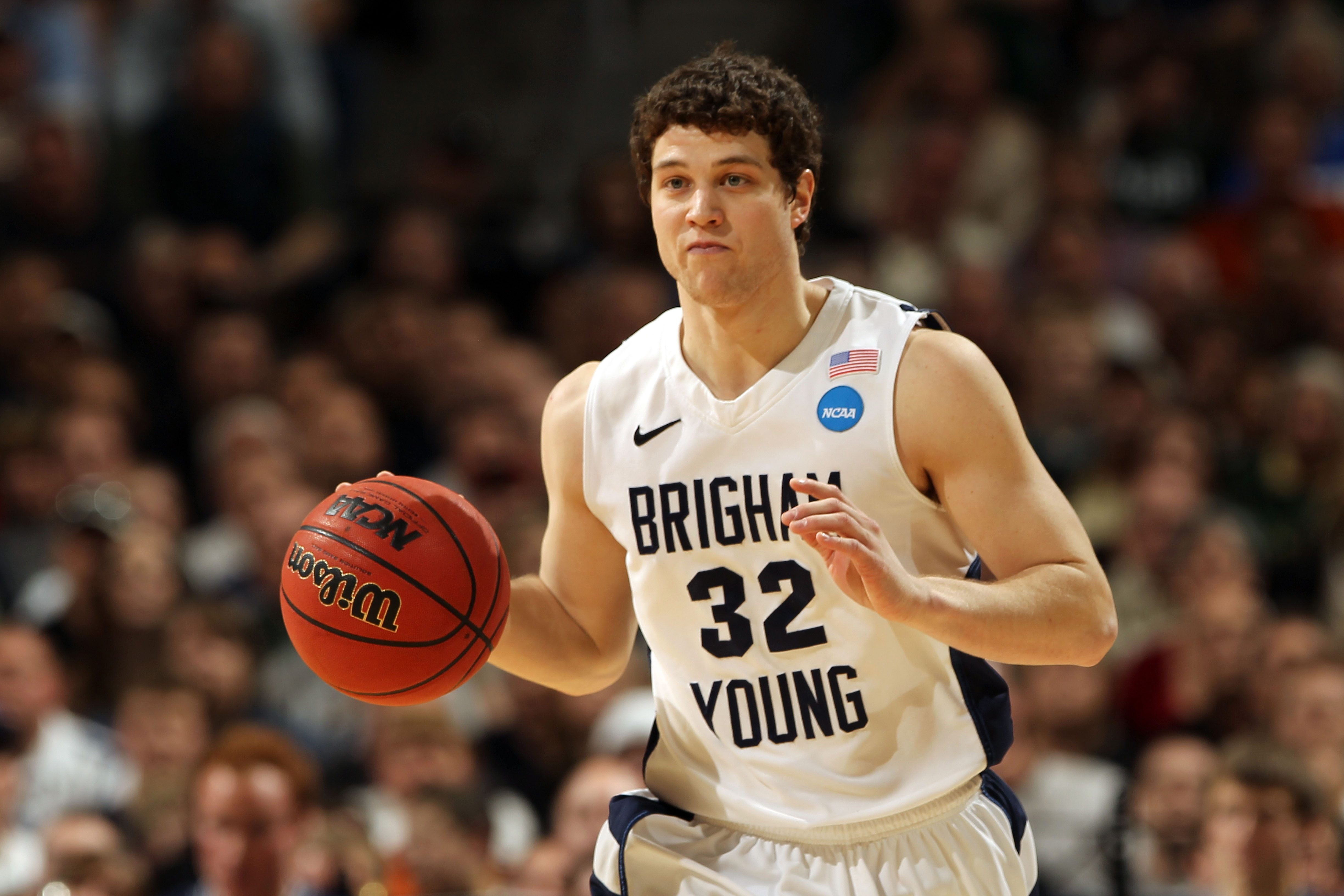 College basketball legend Jimmer Fredette signs with Chinese Basketball  Association's Shanghai Sharks 
