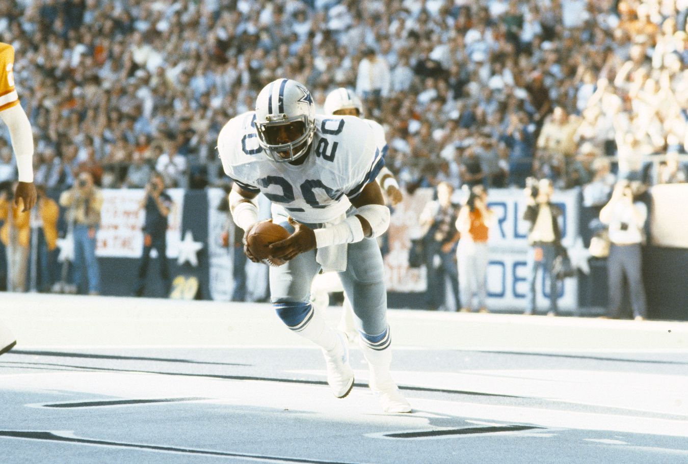 In his career, Ron Springs shared some of the load in the Dallas Cowboys' backfield with Tony Dorsett. He, however, ultimately died too soon.