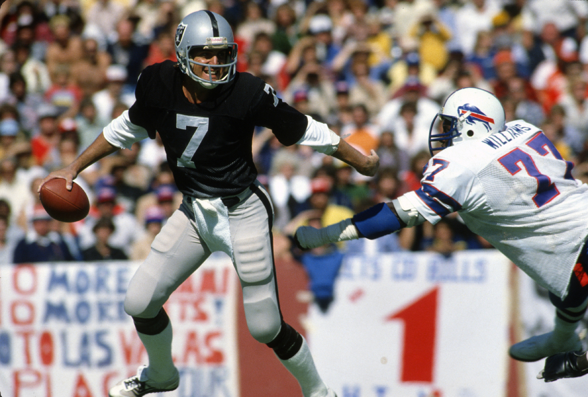 Former Oilers QB Dan Pastorini Talks Football, Farrah Fawcett, and a  Dislike for Al Davis