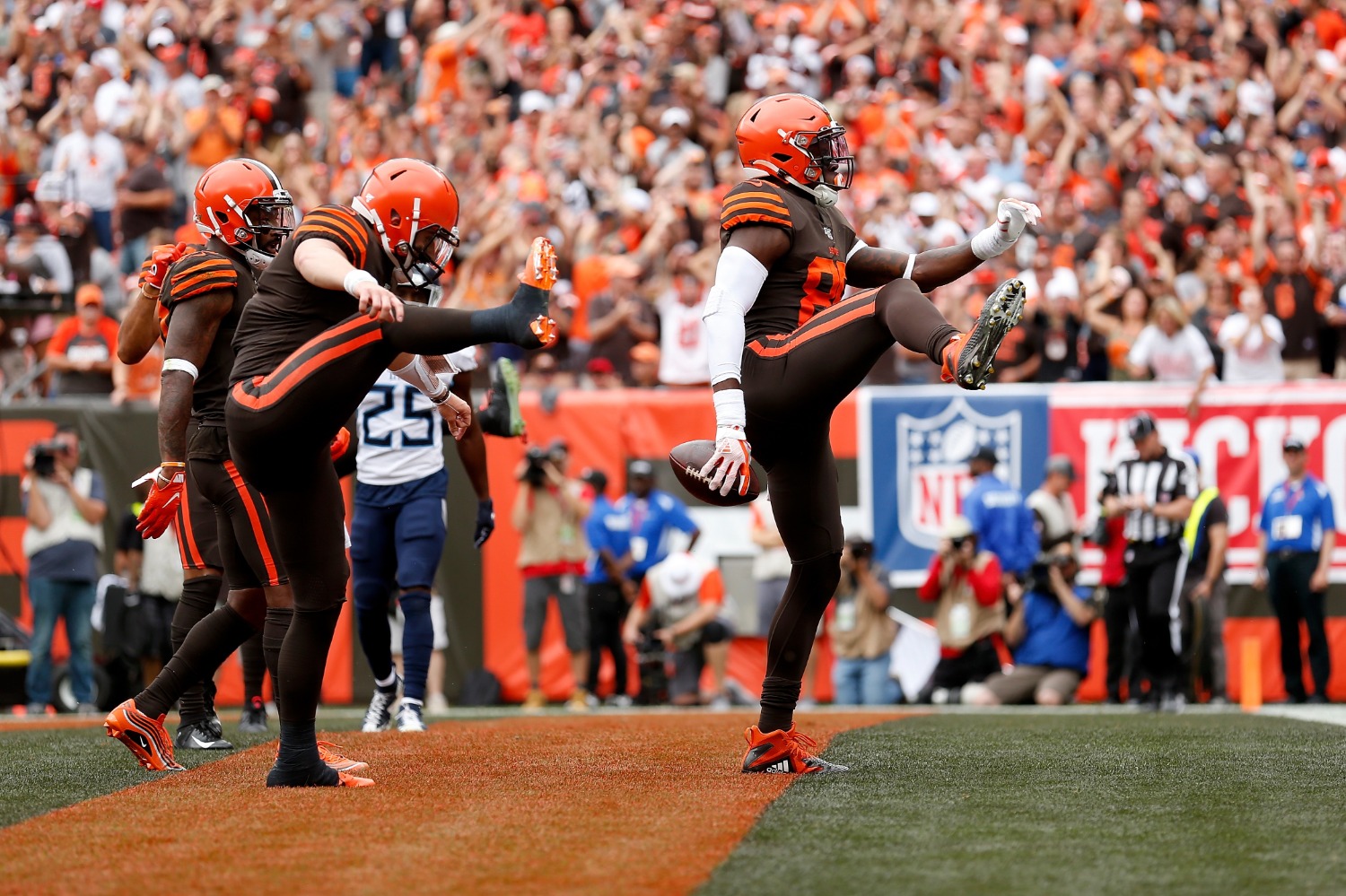 David Njoku and Baker Mayfield may have connected on their last throw and catch if the Cleveland Browns grant Njoku's trade request.