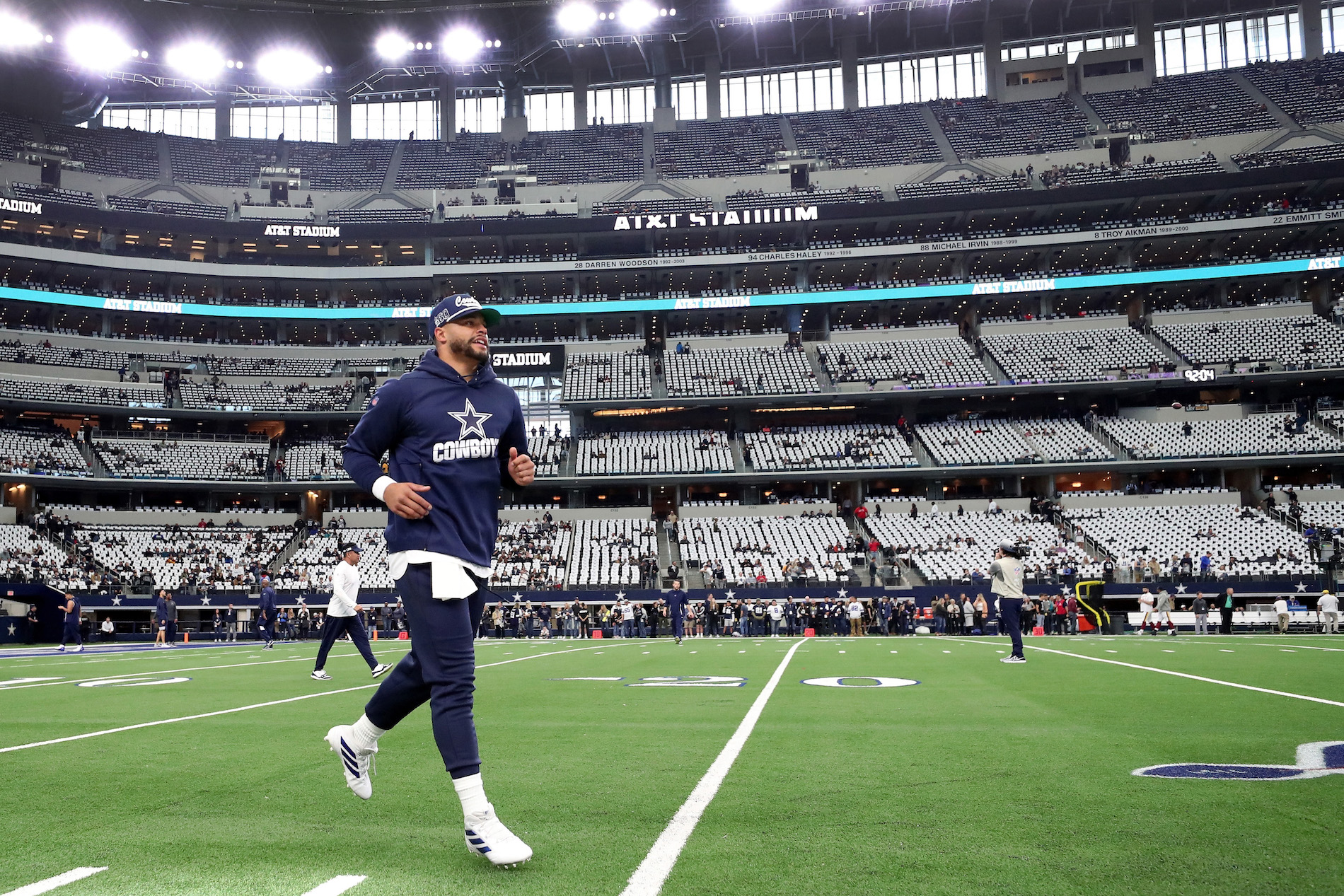 Dak Prescott and the Dallas Cowboys have until Wednesday to decide on a long-term contract, but the QB would be foolish to sign right now.