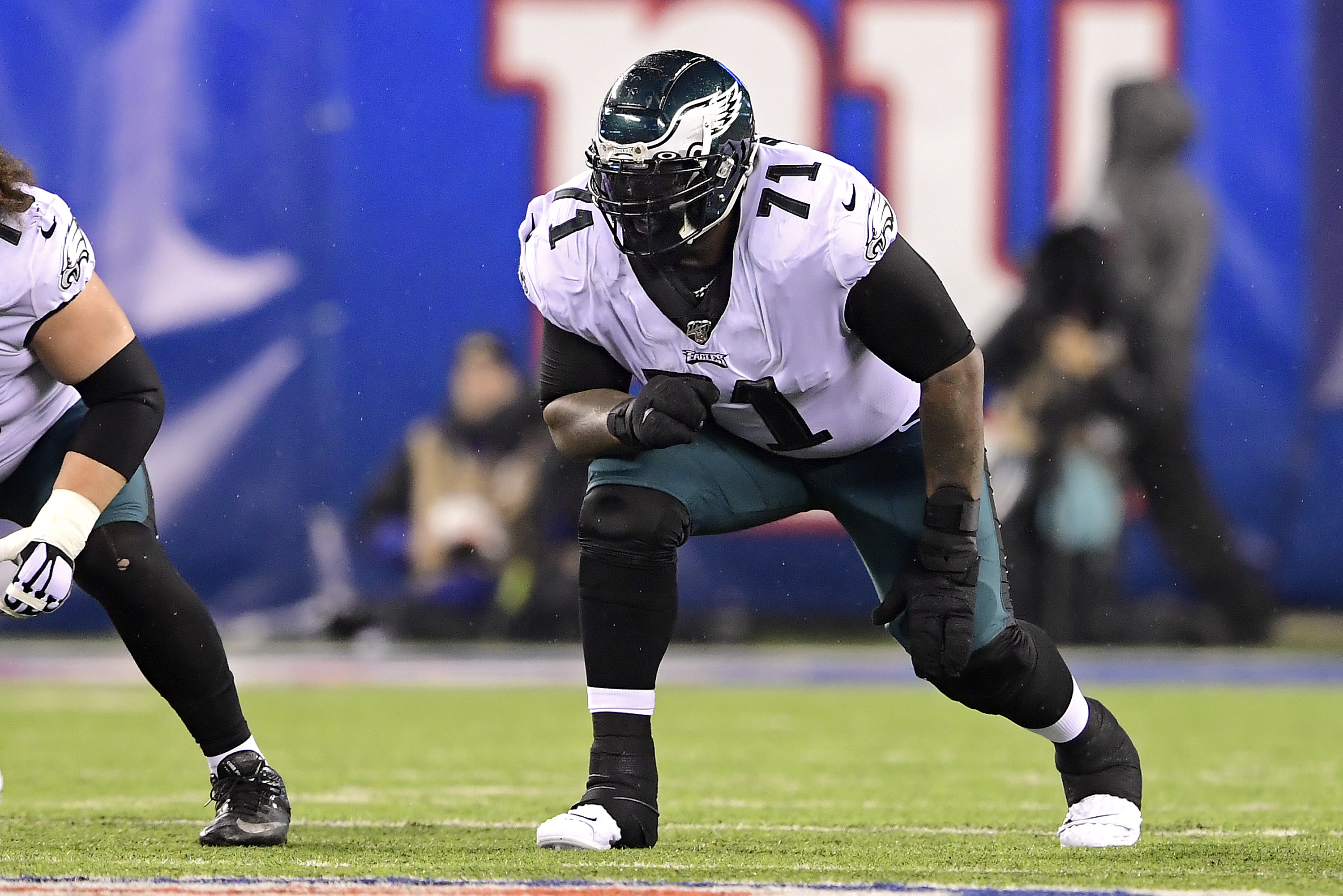 Jason Peters is returning to the Philadelphia Eagles to play right guard, but it actually isn't the first time he's had to switch positions.