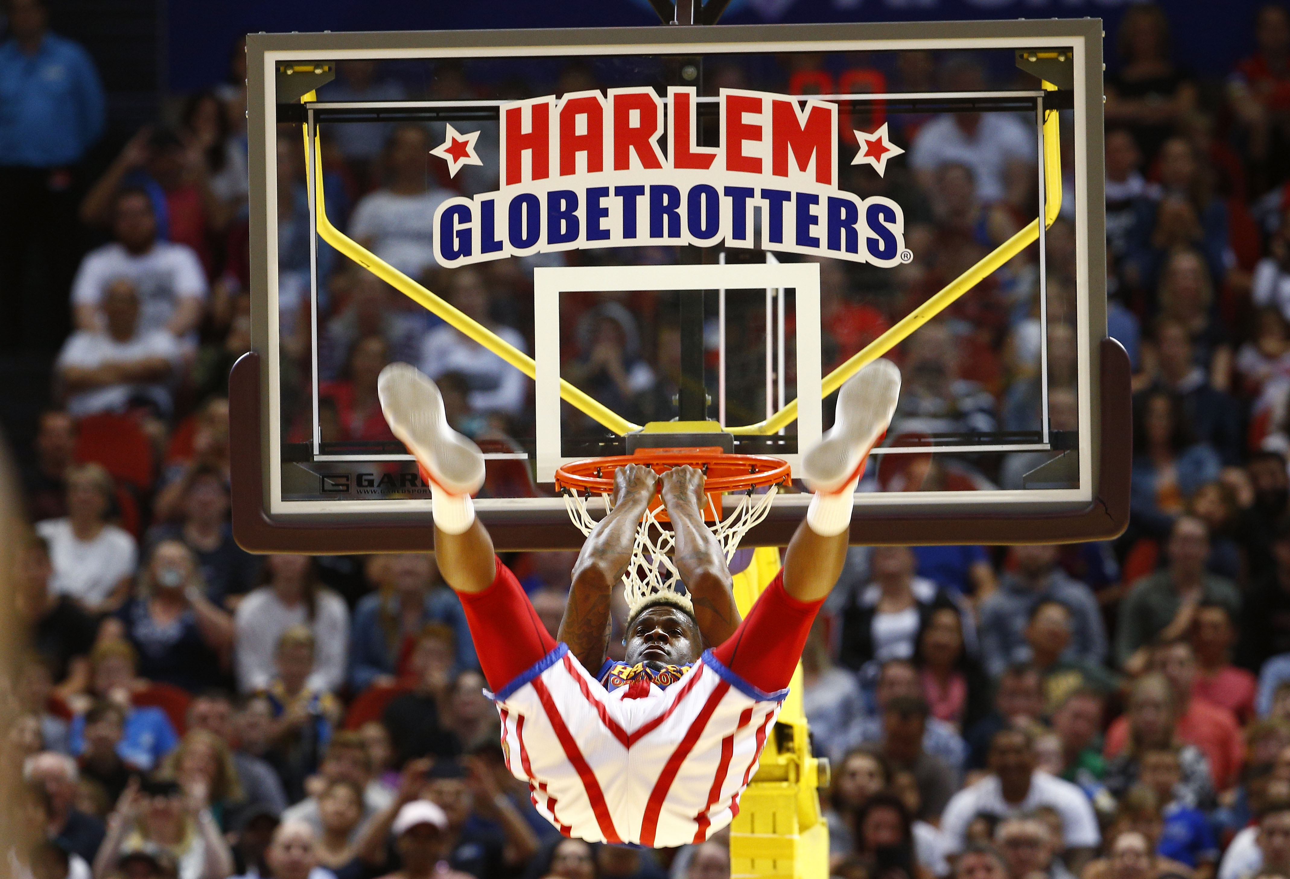 The Globetrotters Upset of the Lakers Changed Basketball Forever