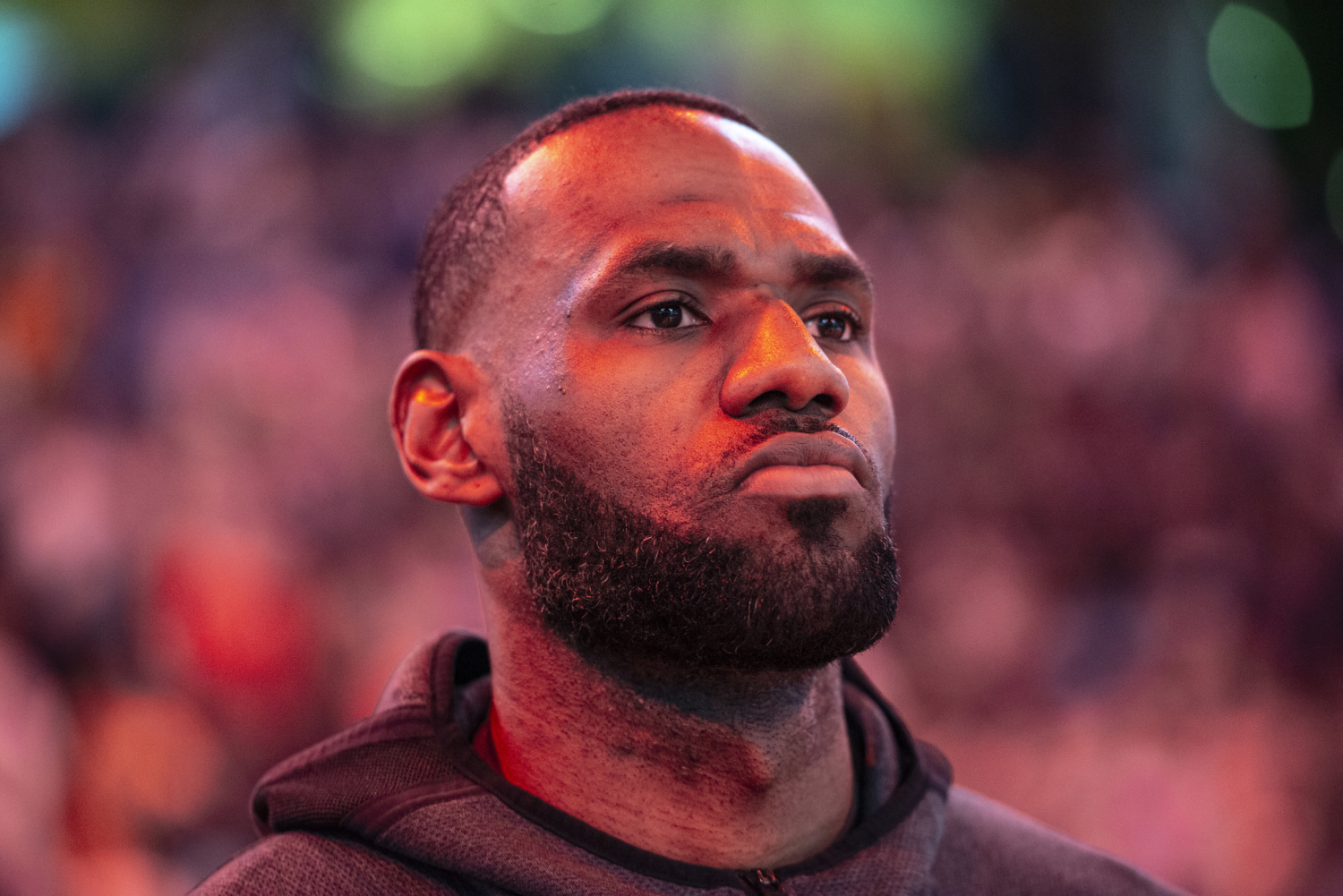 LeBron James is preparing to go on a championship run with the Lakers. However, he took some time to pay respect to a former NBA star.