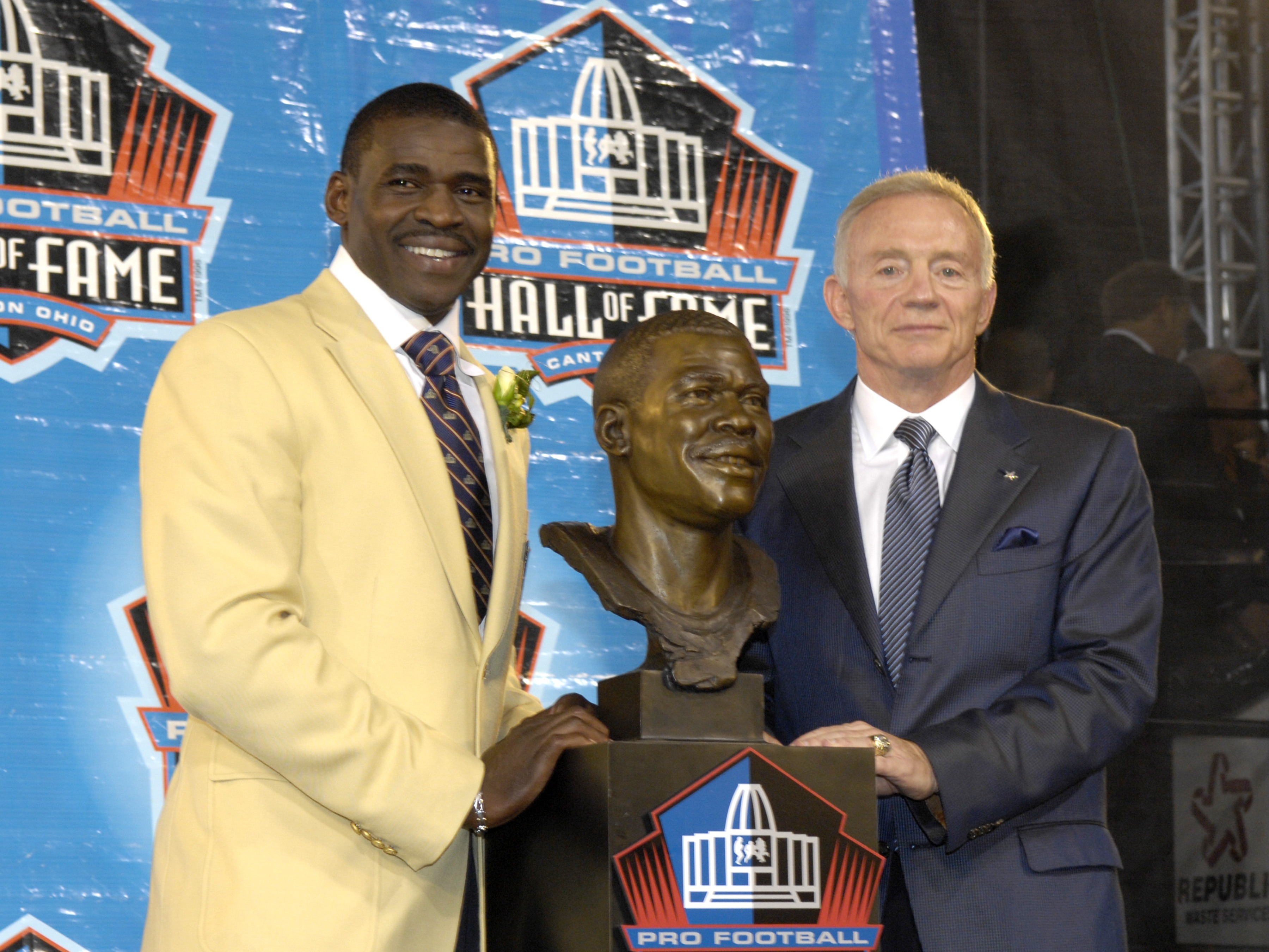 Dallas Cowboys owner Jerry Jones and Michael Irvin