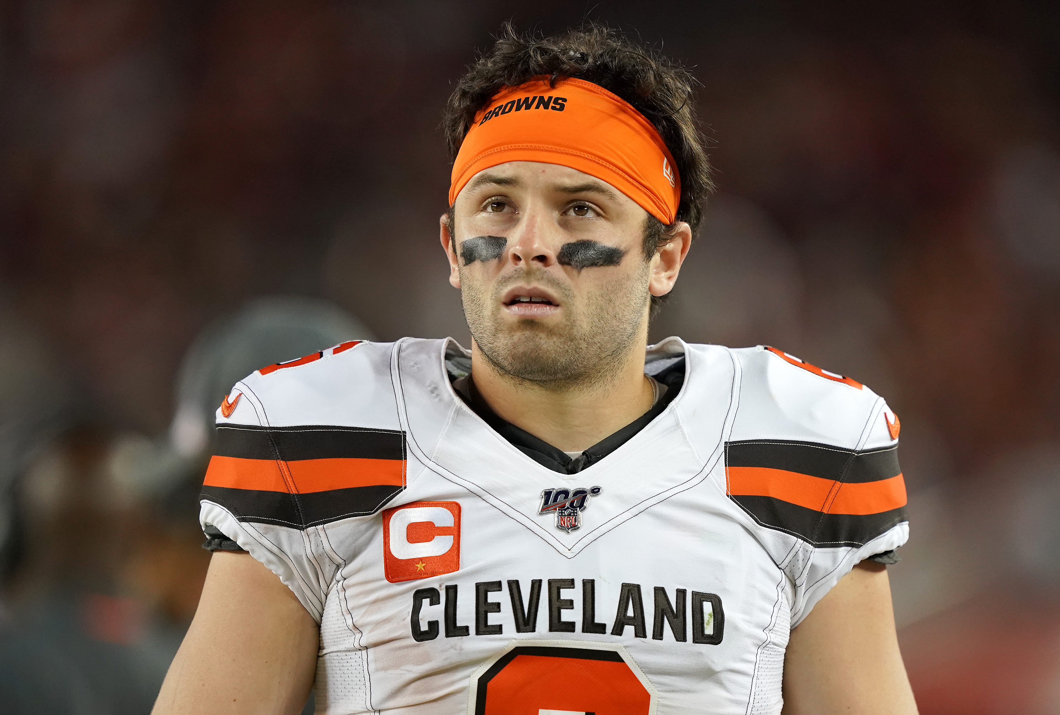 Baker Mayfield looking on from the sideline during a Browns game