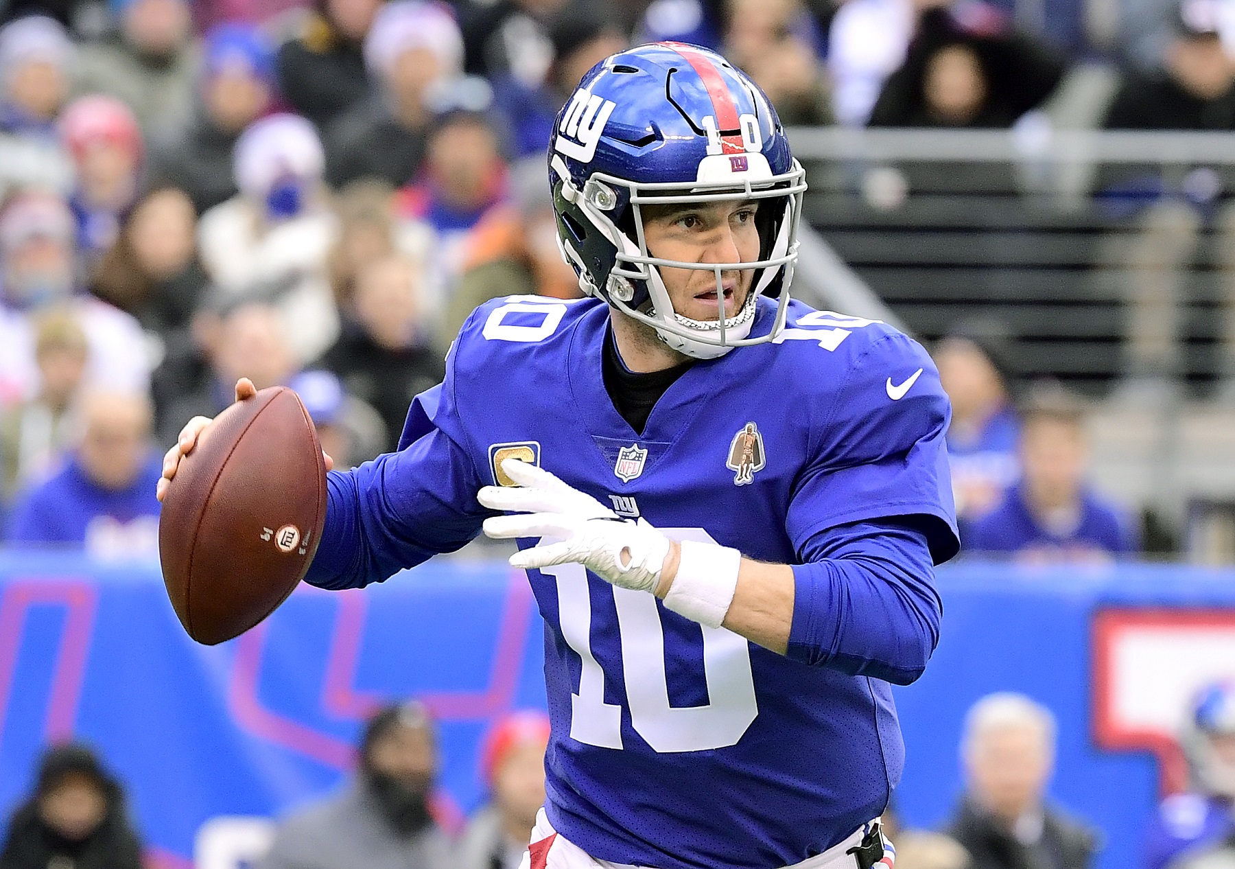 Eli Manning Disagrees With Effort to Ban Artificial Turf in NFL, The Verde  Independent