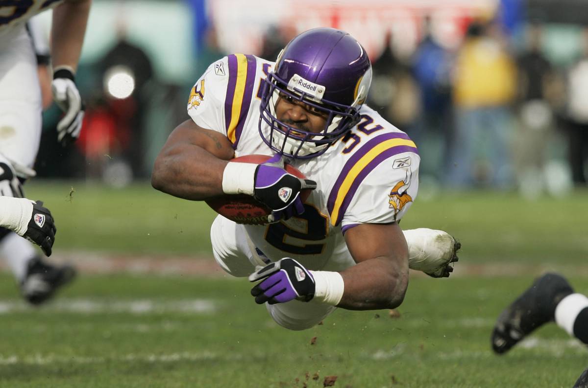 Onterrio Smith played for the Minnesota Vikings from 2003-04.