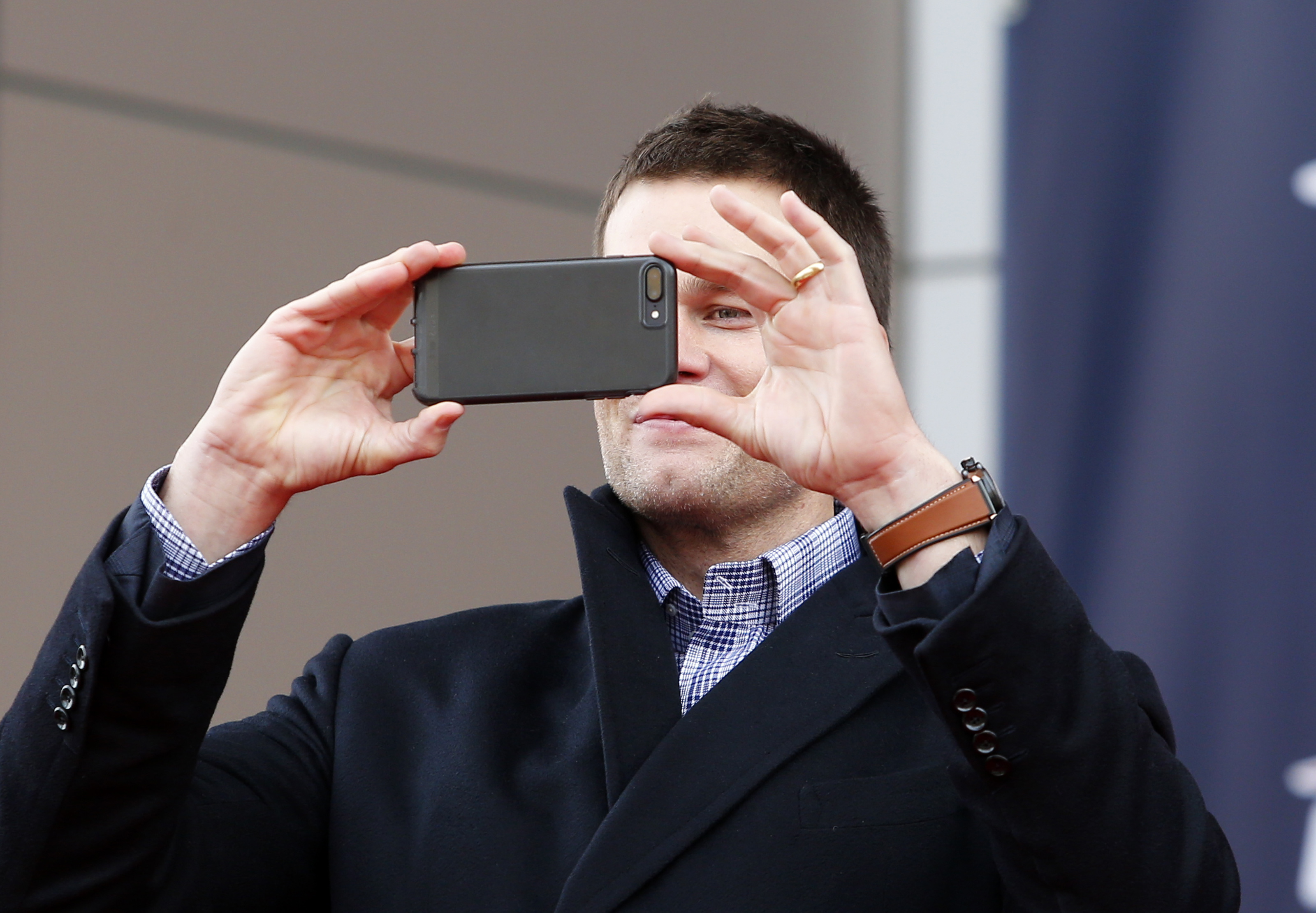 Tom Brady Shows His Real Age With ‘Ancient’ iPhone, Not NFL Career