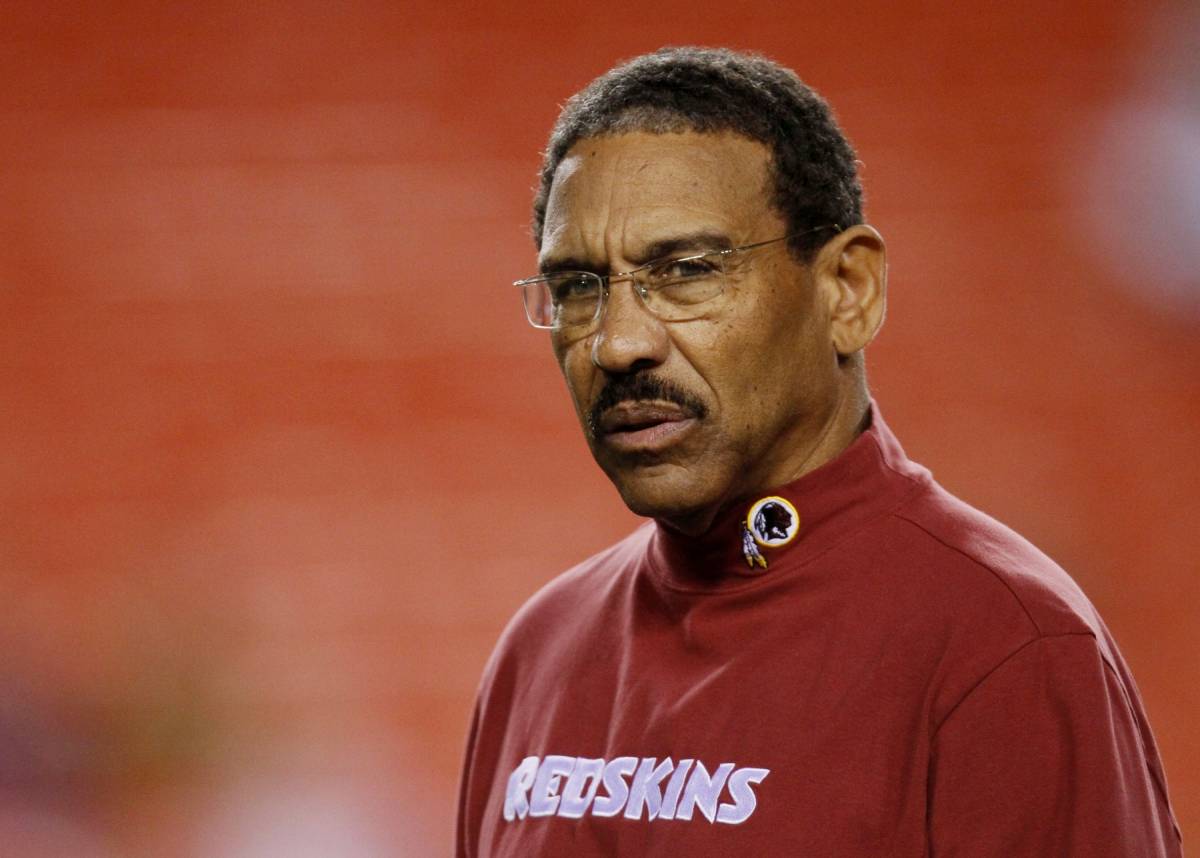 Sherman Lewis went from calling bingo to calling plays for the Washington Redskins in 2009. 
