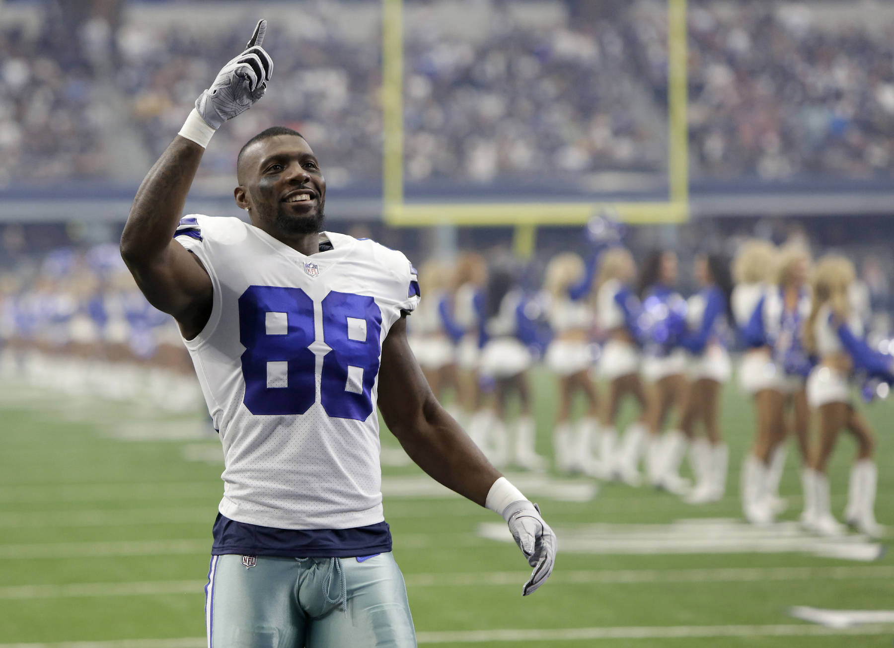 Dez Bryant had a pretty successful career with Jerry Jones' Dallas Cowboys. Bryant recently revealed how close he is to Jones.