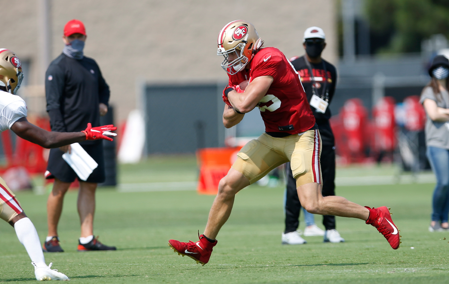George Kittle reveals a surprising player he watches in order to improve.