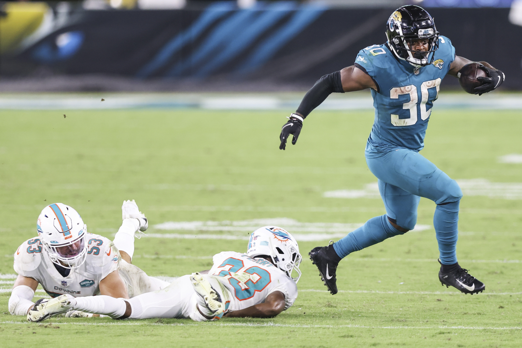 The Jacksonville Jaguars waived running back Leonard Fournette this offseason. However, this has led to James Robinson becoming a star.