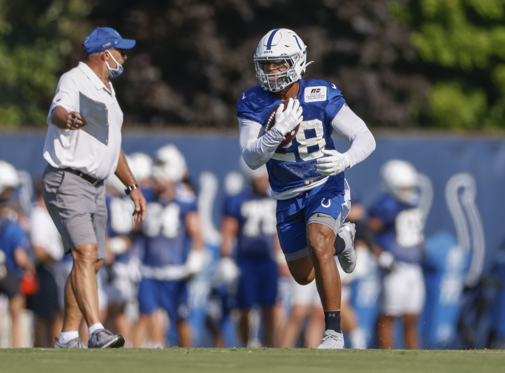 Jonathan Taylor has a chance to be one of the top rookies in the NFL. Now, the Indianapolis Colts are giving him a chance to become a top RB.