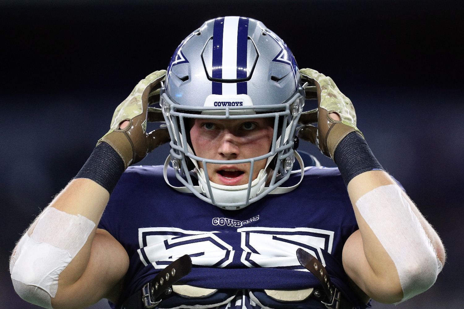 The Dallas Cowboys suffered a devastating loss on defense with Leighton Vander Esch breaking his collar bone in Sunday's loss to the Rams.