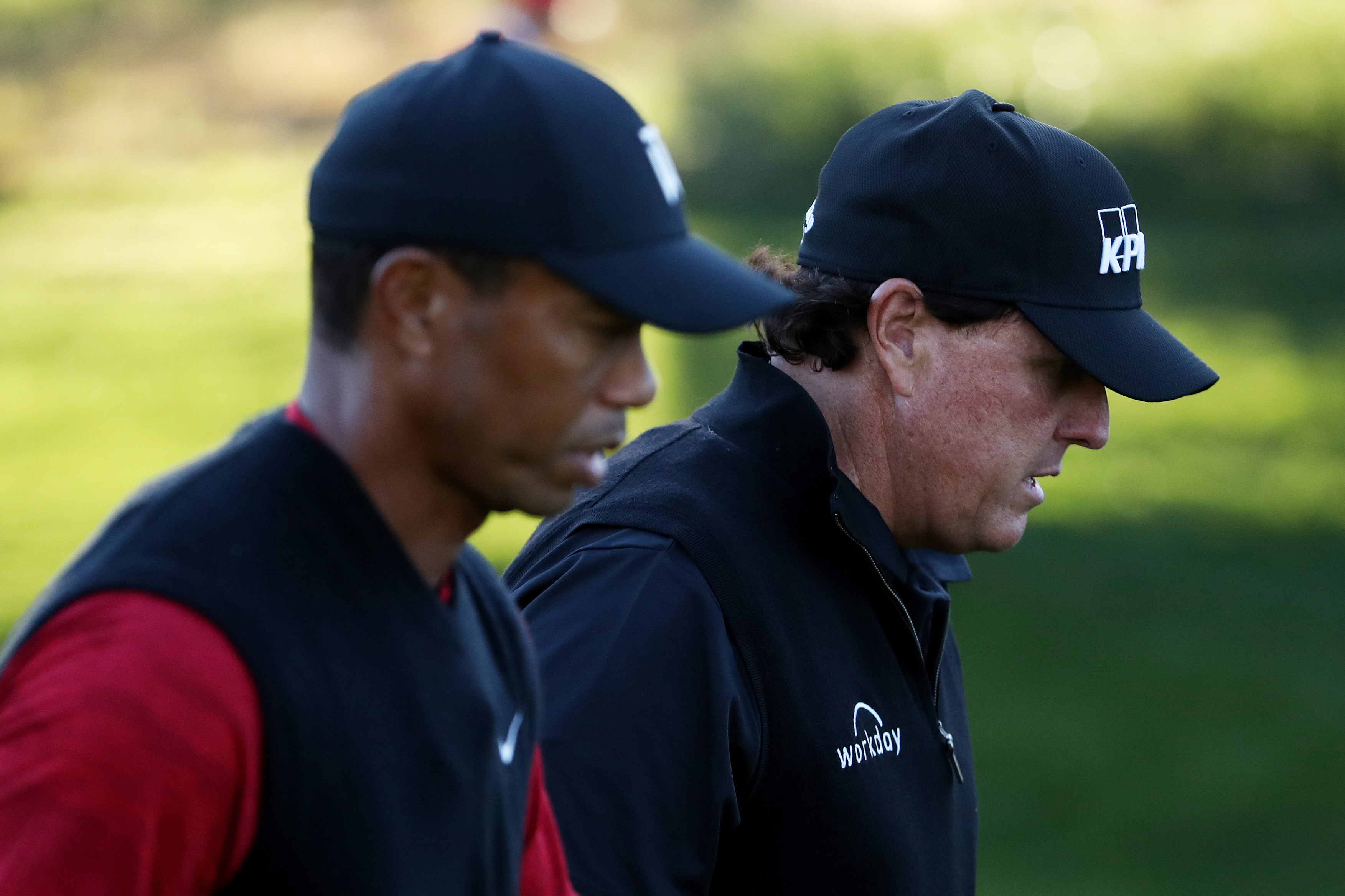 Phil Mickelson showed some love to Tiger Woods in a Twitter post. t