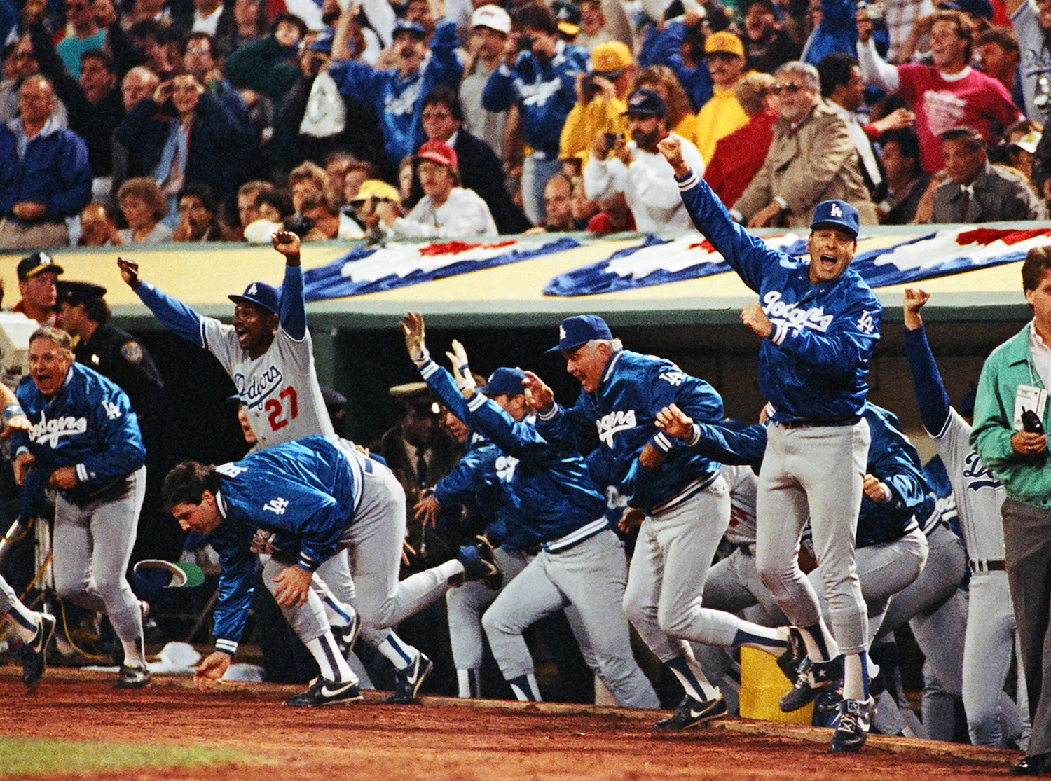 Los Angeles Dodgers won 1988 World Series.