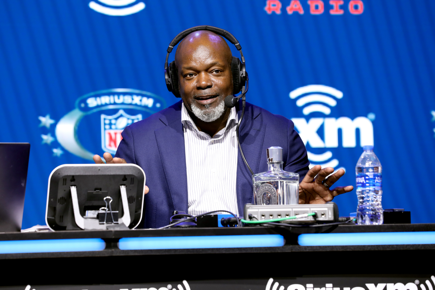 Emmitt Smith Is Forgetting About the Cowboys’ Struggles by Getting Involved in NASCAR