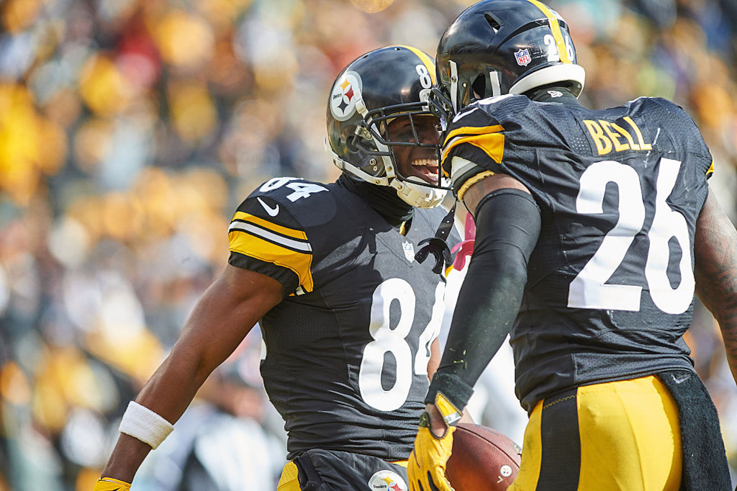 Le'Veon Bell and Antonio Brown were the most dominant RB/WR duo in the NFL just three years ago, but now they're both unemployed.