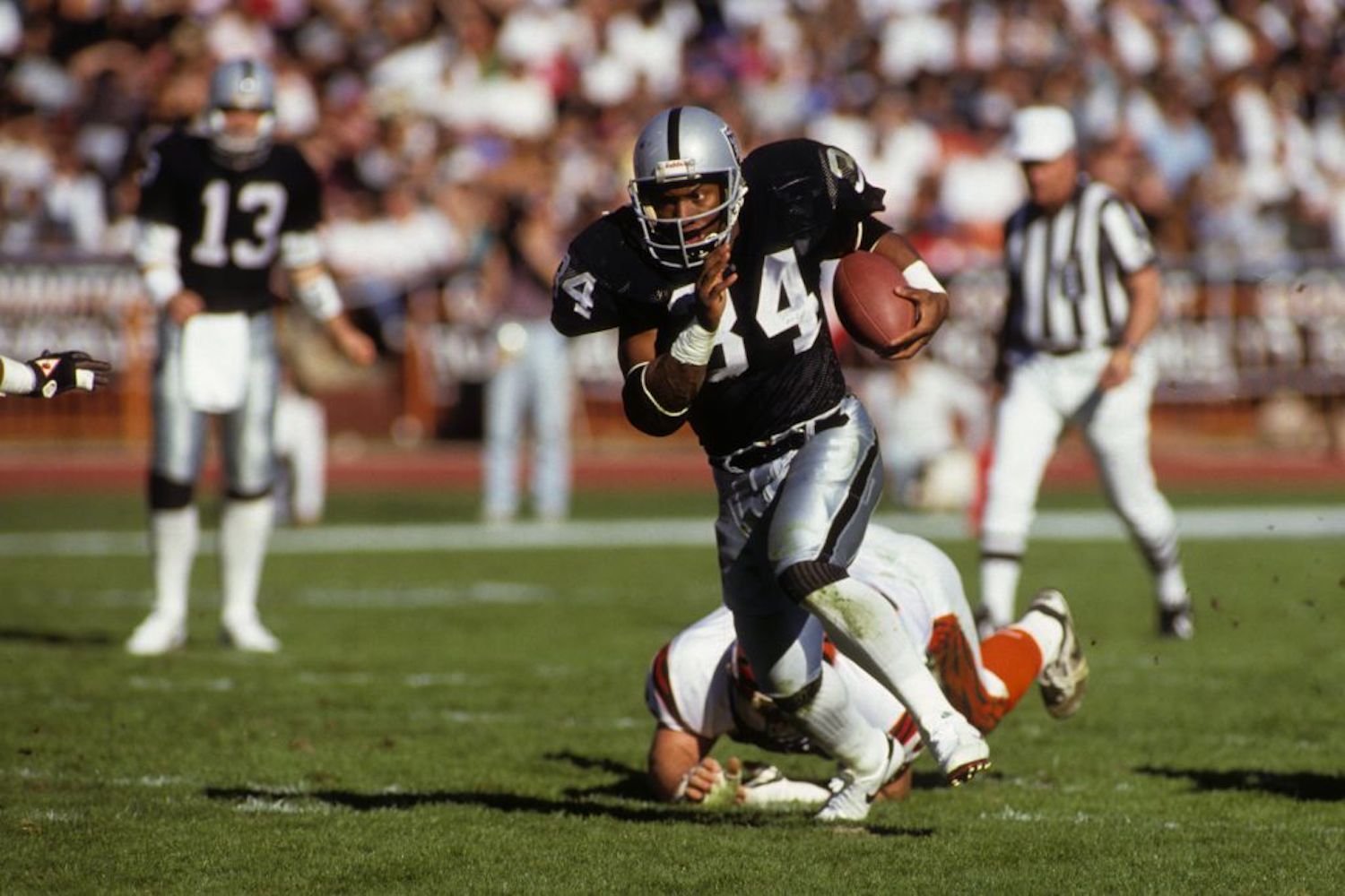 Bo Jackson was a dominant running back during his short NFL career, but he believes he would be even better in today's NFL.