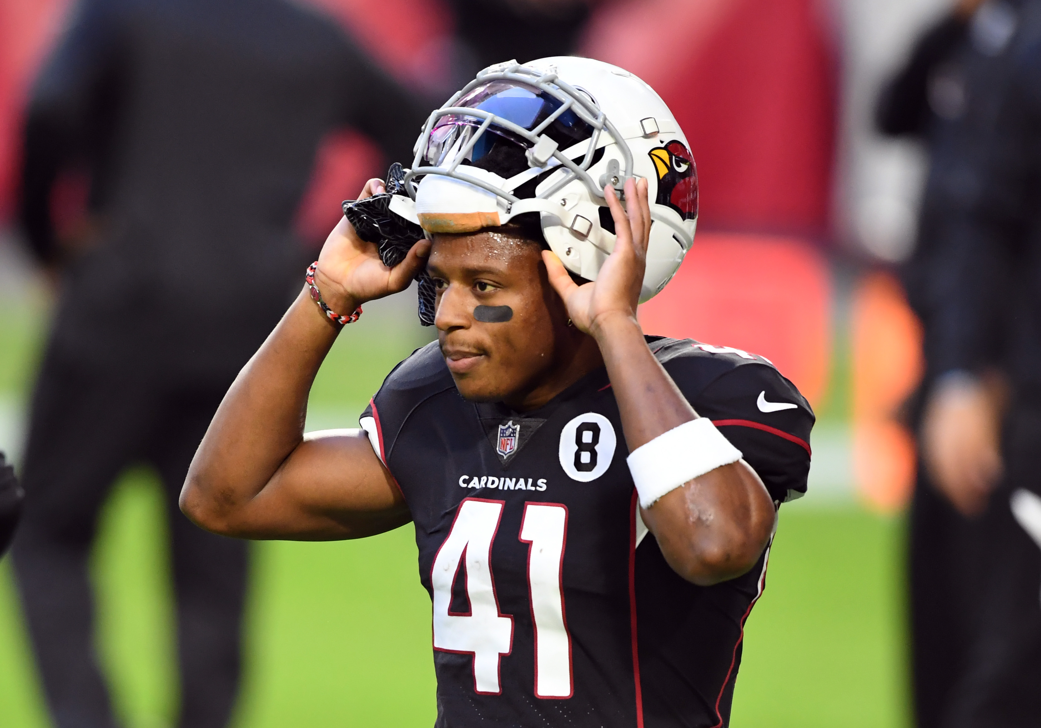 Kenyan Drake warms up before a Cardinals game